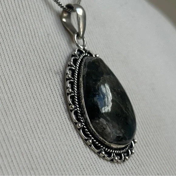 Teardrop Shape Labradorite Pendant - Unique Blue Flash - Picture 7 of 10